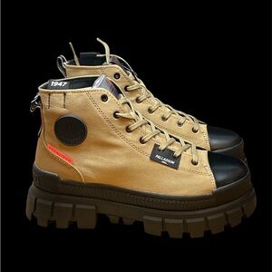Size 9.5 -Palladium Womens Revolt Hi TX Ankle Boots Olive Lace-Up Platform Shoes